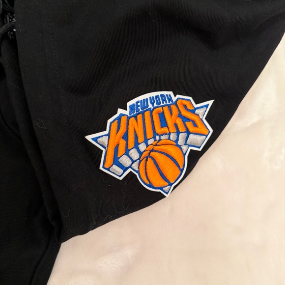 New York Knicks Black Championship Hoodie - Picture 4 of 6